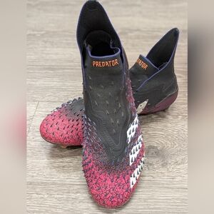 Adidas Predator Mens Soccer Cleats.Black & Pink. Size 8. Used but good condition